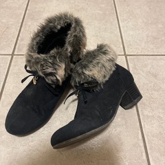 女の子　ヒールブーツ　黒　22センチ　リボン　ファー付き　ムーンスターの画像