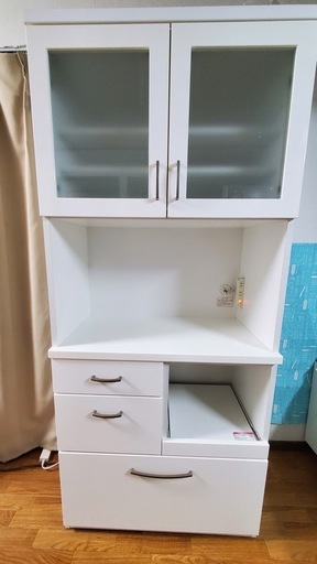 キッチンボード　食器棚