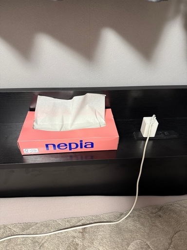 コンセント引き出し付きダブルベッド