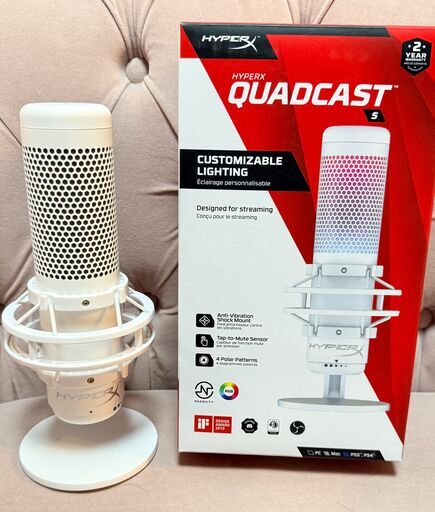 【美品】HyperX QuadCast S スタンドアロンマイク RGBライティング ホワイト テレワーク/ストリーマー/コンテンツクリエーター/ゲーマー向け/PC，PS4，PS5使用可能 519P0AA