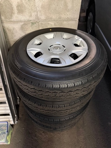 8型ハイエース新車外し ホイールセット