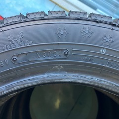 未使用スタッドレスタイヤの画像