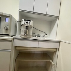 早い者勝ち 今週末 大阪 梅田付近 引き取り 限定 無料 食器棚 チェスト 三点セット 白 ホワイト キッチンボード 収納 の画像