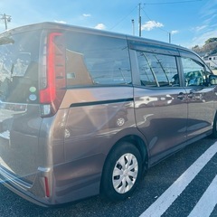 【受取予定の方決定】トヨタ ノア（TOYOTA NOAH）／ブラウンの画像