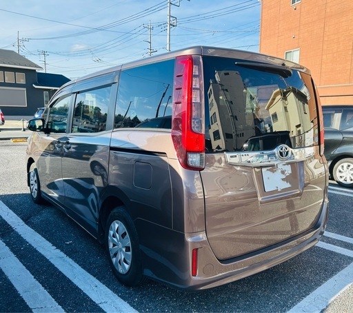 【受付まもなく終了】トヨタ ノア（TOYOTA NOAH）／ブラウン