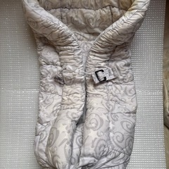 ergobaby 抱っこひも グレー インサート付きの画像