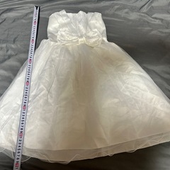 ミニ丈ドレスとマタニティ用ウェディングインナーの画像