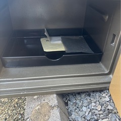【引き取り先決定】ダイヤル式金庫を差し上げます！の画像
