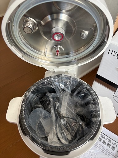 新品・電気圧力鍋