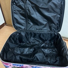 キャリーケースの画像