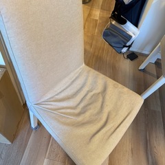 IKEA ダイニングテーブルと椅子4脚セットの画像