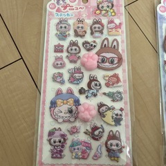 ラブブもちぷに肉球ステッカー１枚の画像