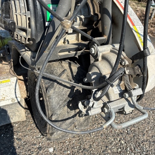 オーレック自走式草刈機
