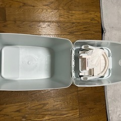 アップリカおむつ用ゴミ箱　の画像
