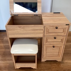 ファンシードレッサー〈スツール付き〉【町田市再生家具】252884の画像