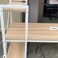 棚付きパソコンデスクの画像