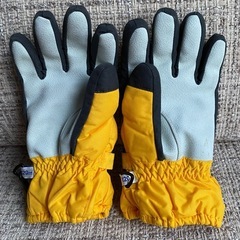 IGNIOキッズ　スキーグローブの画像