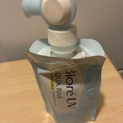 塩砂糖入れ、マッサージ棒、日焼け止めの画像