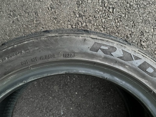 車のパーツ 215 45 16