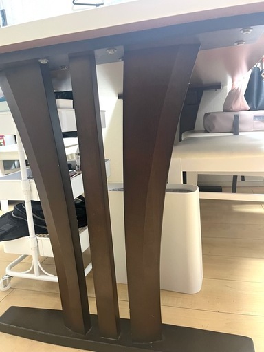 ダイニングテーブル　椅子4セット