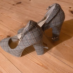 チェック柄 アンクルストラップ パンプス／ヒール 美品の画像