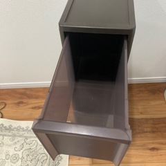 収納棚(高さ84cm、横幅18cm、奥行き40cm)の画像