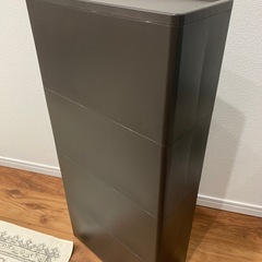 収納棚(高さ84cm、横幅18cm、奥行き40cm)の画像