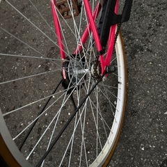 ピンク フロントバスケット付きの画像