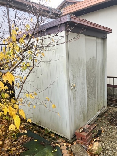 屋外用　鉄製物置　片開き　