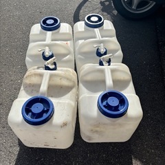 ポリタンク20l合計4個の画像