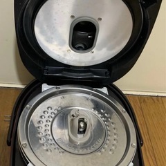 日本製 日立 5.5合圧力スチームIH炊飯器 RZ-TS102M レッド ふっくら御膳の画像