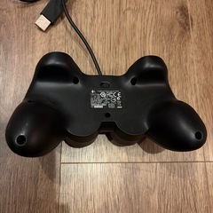 有線ゲームコントローラー Logicool製の画像