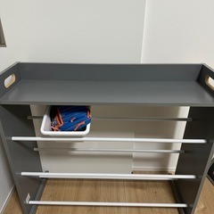 木製おもちゃラックの画像