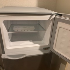 2022年製　シャープ　冷蔵庫　小型　2ドア　の画像