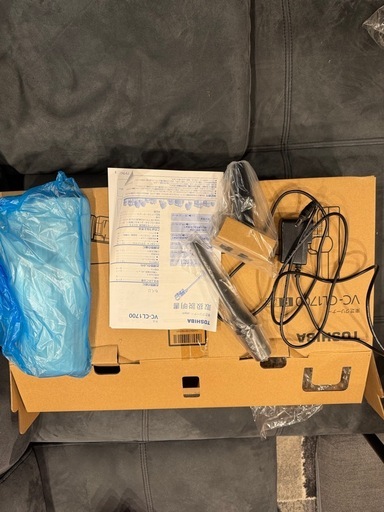 TOSHIBA スティック型コードレスサイクロン式掃除機 VC-CL1700(R）　ち中古