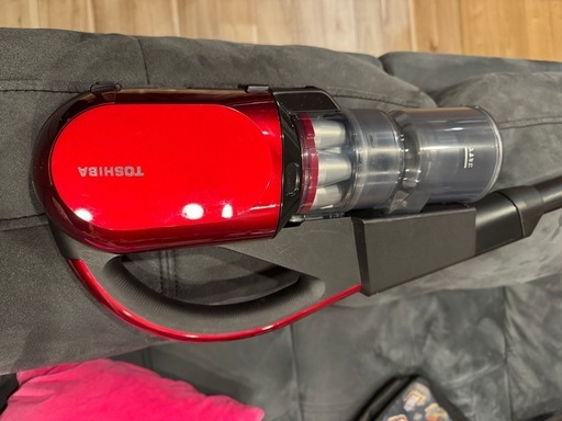 TOSHIBA スティック型コードレスサイクロン式掃除機 VC-CL1700(R）　ち中古