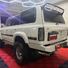 ランドクルーザー80中期ディーゼルターボ4.2 センターでブロック　ガナドールマフラー　リフトアップ　オイルクーラー　センターデフロック　カーローンご利用可能❗️6〜84回払い❗️の画像