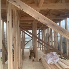 【業界最高水準】新人でも日当16,000円スタート経験者は更に！｜月収100万円超え実績あり｜建て方大工募集の画像