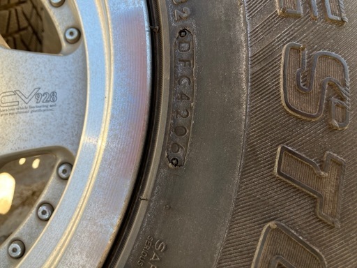 スタッドレス　31×10.5LT