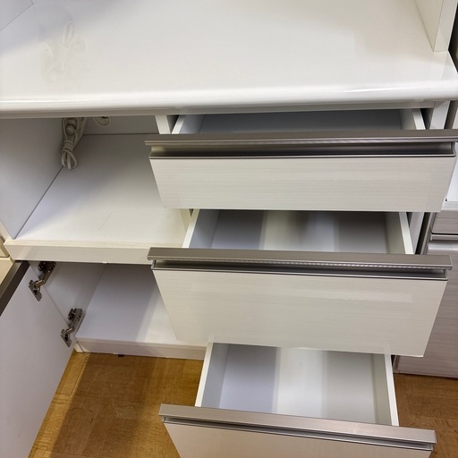 【ジャングル深井店】★3枚扉 食器棚 ホワイト キッチン家具 収納家具 簡易クリーニング済 堺市 深井 【FU3254】