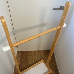 子供用ハンガーラックの画像