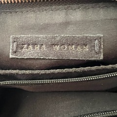 ZARA スエード ブラック ショルダーバッグの画像