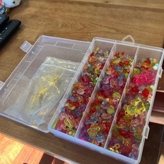 【大量】カラフルビーズの画像