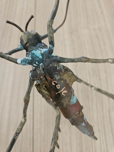 ニュージーランド製｜ハンドクラフト金属彫刻｜ウェタ（昆虫オブジェ）