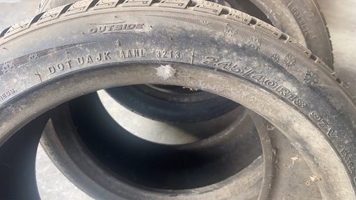 スタッドレス　245/40/18　倉庫整理