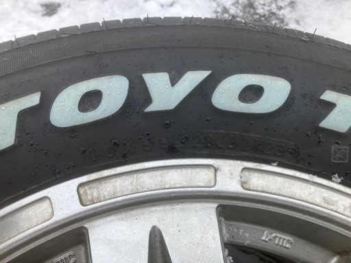 【バナナ苫小牧】中古品 ハイエース200系 TOYOTIRES H30 195/80R15 2023年製 ホイール付4本セット バナナ苫小牧】中古品 ハイエース200系 TOYOTIRES H30 195/80R15 2023