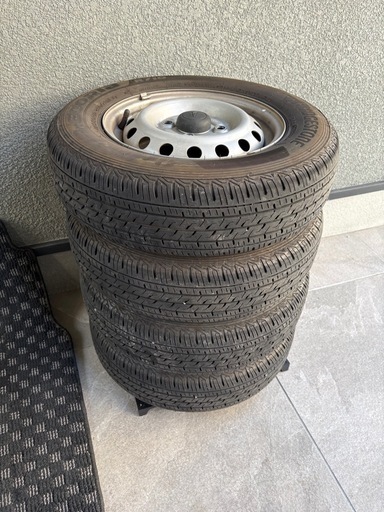 商用車用タイヤ  
12インチ