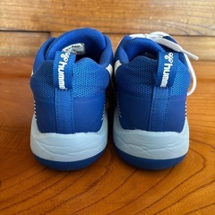 hummel（ヒュンメル）シューズ2足セット 25.5cm／室内用＋屋外用 の画像