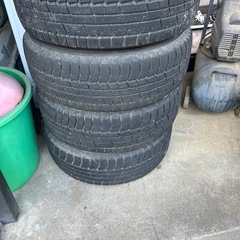 スタッドレスタイヤの画像