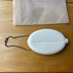 GRAMICCI グラミチ　オーバル コインケース ホワイトの画像